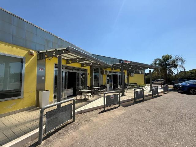 Locale Commerciale in vendita a Puglia, Lecce