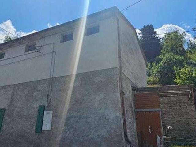 Locale Commerciale in vendita a Tontola, Predappio