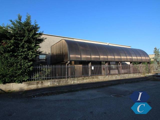 Locale Commerciale in vendita a Villaggio Sant'Andrea, Gallarate