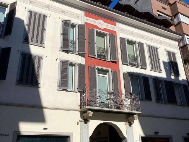 Locale Commerciale in vendita a Centro, Gallarate