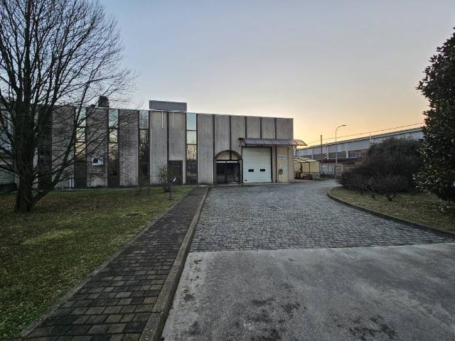 Locale Commerciale in vendita a Madonna in Campagna, Gallarate