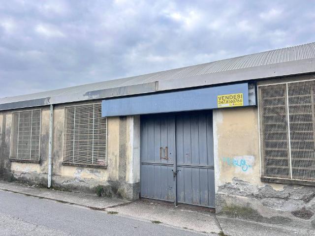 Locale Commerciale in vendita a Gallarate, Lombardia