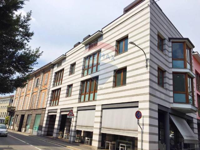 Locale Commerciale in vendita a Centro, Gallarate