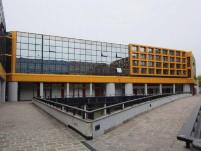 Locale Commerciale in vendita a Gallarate, Lombardia
