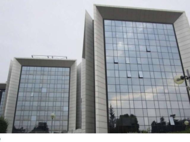 Locale Commerciale in vendita a Centro, Gallarate