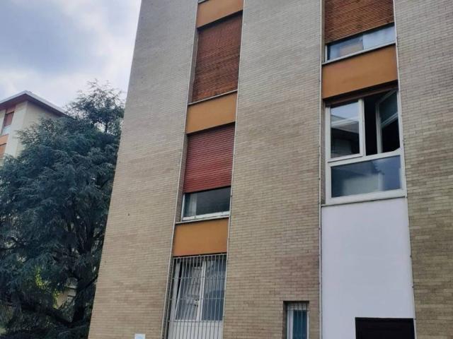 Locale Commerciale in vendita a Centro, Gallarate