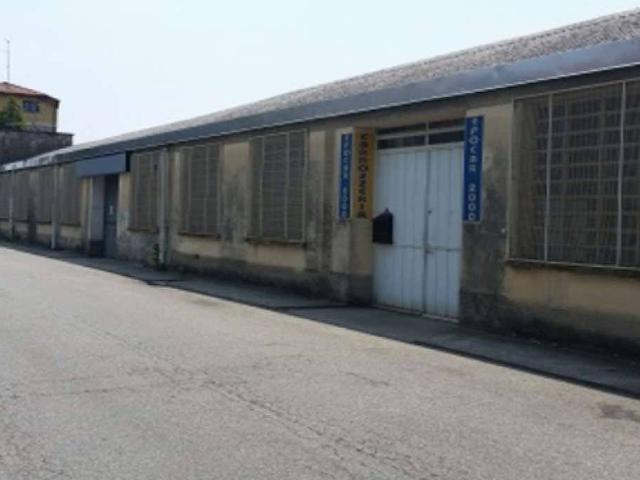 Locale Commerciale in vendita a Gallarate, Lombardia