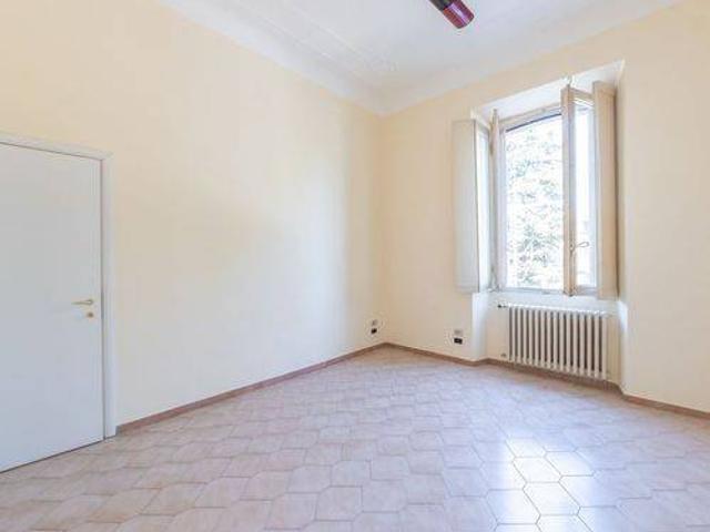 Locale Commerciale in vendita a Gallarate, Lombardia