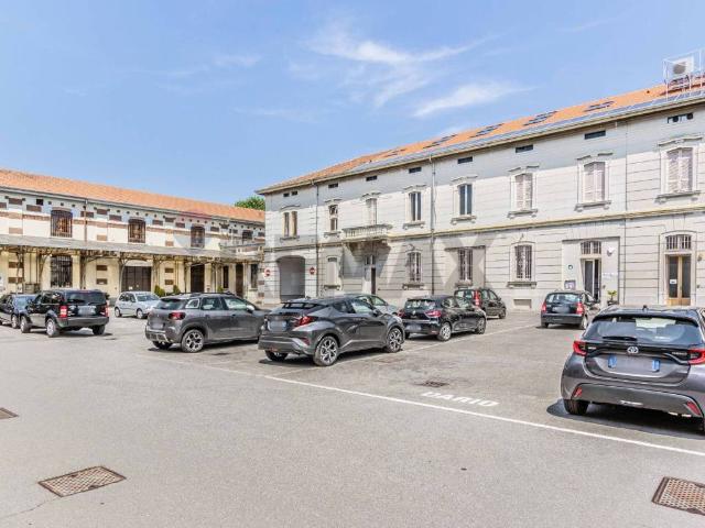 Locale Commerciale in vendita a Arnate, Gallarate