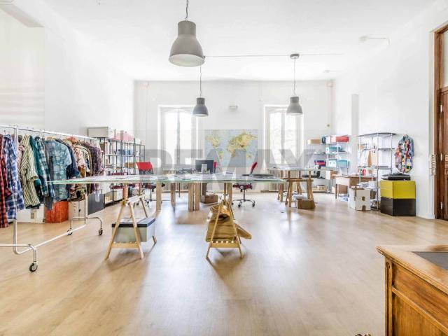 Locale Commerciale in vendita a Arnate, Gallarate