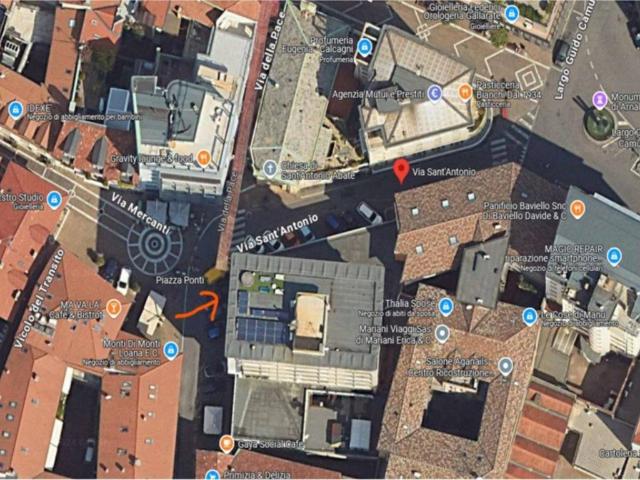 Locale Commerciale in vendita a Centro, Gallarate