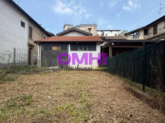 Locale Commerciale in vendita a Caiello, Gallarate
