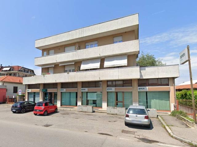Locale Commerciale in vendita a Cascinetta, Gallarate