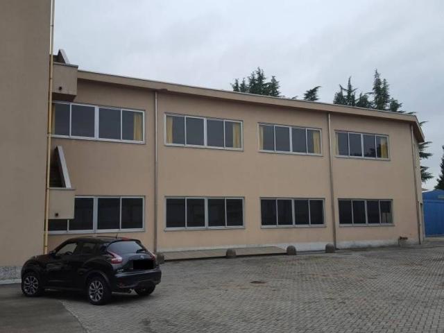 Locale Commerciale in vendita a Gallarate, Lombardia