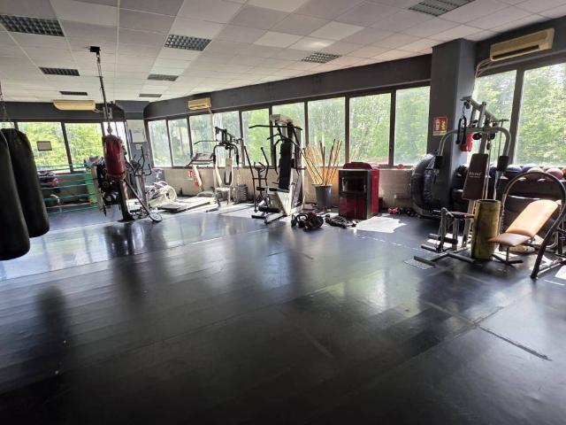Locale Commerciale in vendita a Ronchi, Gallarate