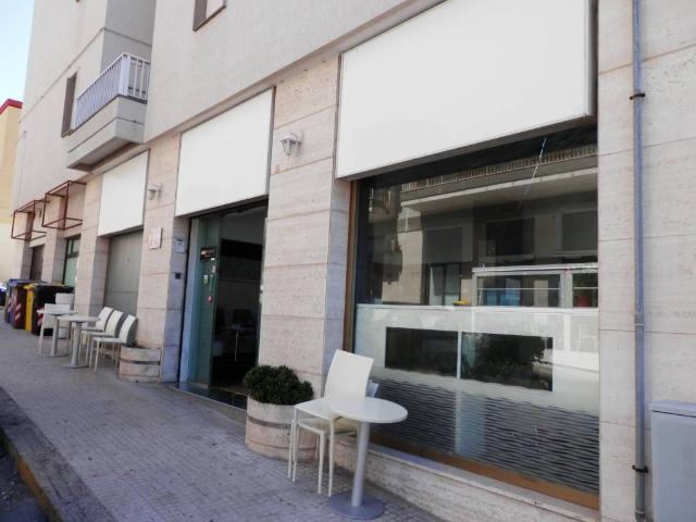 Locale Commerciale in vendita a Puglia, Lecce