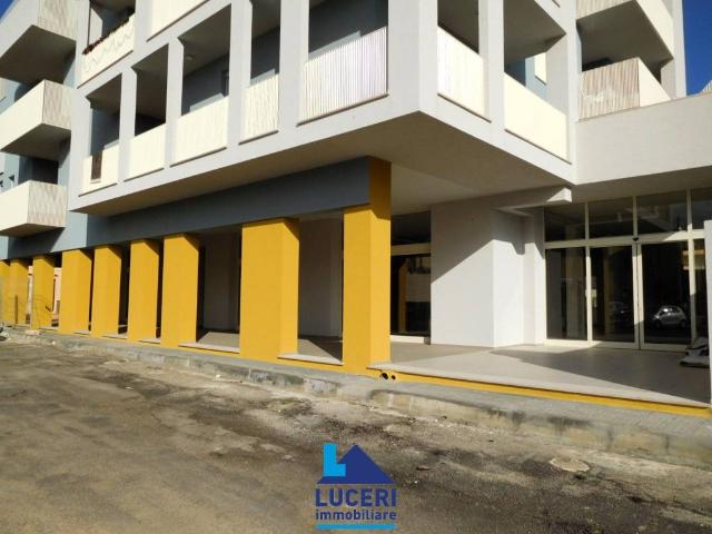 Locale Commerciale in vendita a Puglia, Lecce