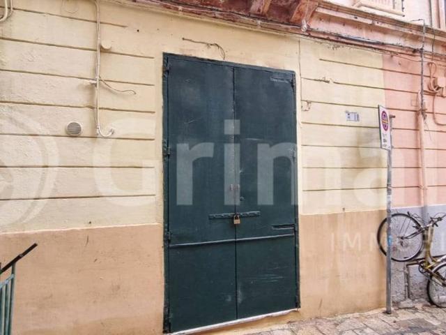 Locale Commerciale in vendita a Puglia, Lecce