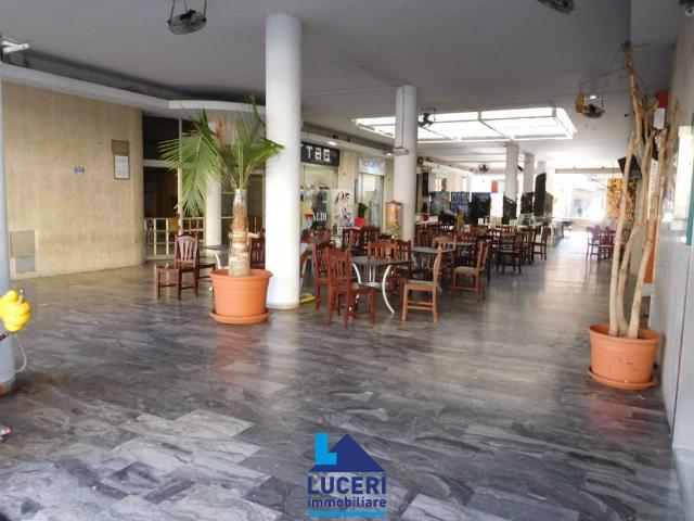 Locale Commerciale in vendita a Puglia, Lecce