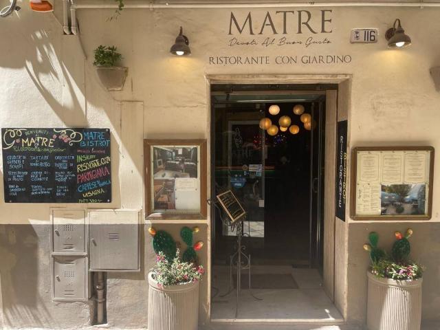 Locale Commerciale in vendita a Puglia, Lecce