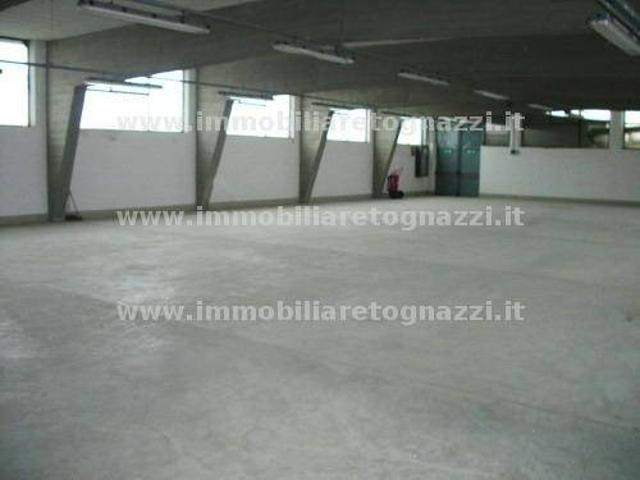 Locale Commerciale in vendita a Unione dei Comuni Circondario dell'Empolese Valdelsa, Gambassi Terme