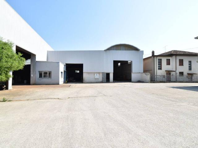 Locale Commerciale in vendita a Gambettola, Reggio Emilia