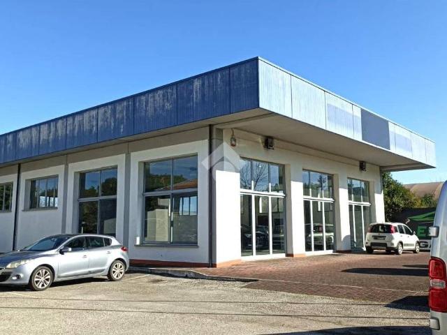 Locale Commerciale in vendita a Gambettola, Reggio Emilia