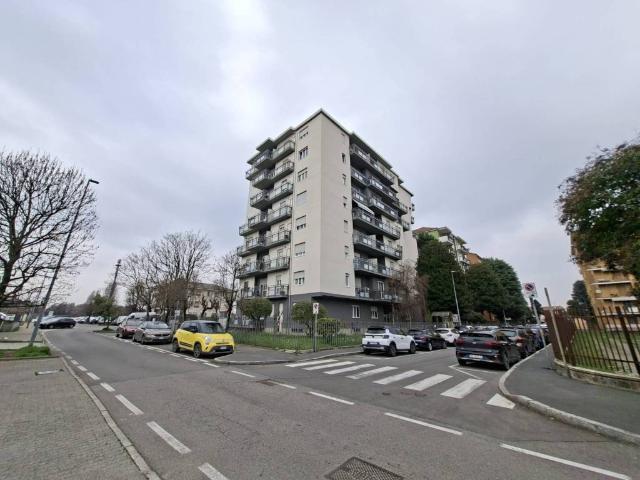 Locale Commerciale in vendita a Santa Maria Rossa, Garbagnate Milanese