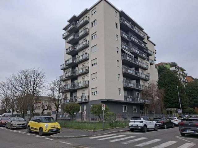 Locale Commerciale in vendita a Santa Maria Rossa, Garbagnate Milanese