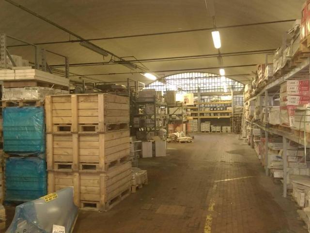 Locale Commerciale in vendita a Garbagnate Monastero, Lombardia