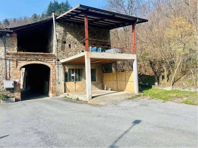 Locale Commerciale in vendita a Piemonte, Cuneo