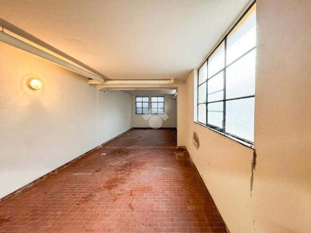 Locale Commerciale in vendita a Garlate, Lombardia