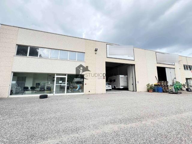Locale Commerciale in vendita a Comunità montana della Valle Sabbia, Gavardo