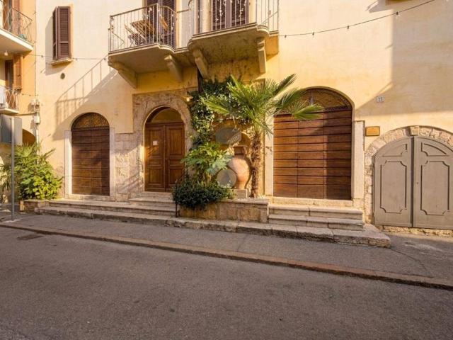 Locale Commerciale in vendita a Comunità montana della Valle Sabbia, Gavardo