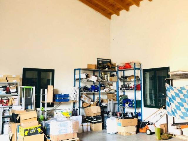 Locale Commerciale in vendita a Comunità montana della Valle Sabbia, Gavardo