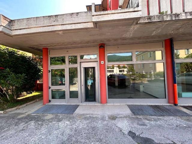 Locale Commerciale in vendita a Comunità montana della Valle Sabbia, Gavardo