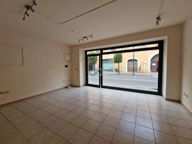 Locale Commerciale in vendita a Comunità montana della Valle Sabbia, Gavardo