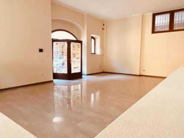 Locale Commerciale in vendita a Comunità montana della Valle Sabbia, Gavardo