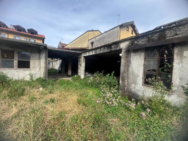 Locale Commerciale in vendita a Comunità Montana Valli del Verbano, Gavirate
