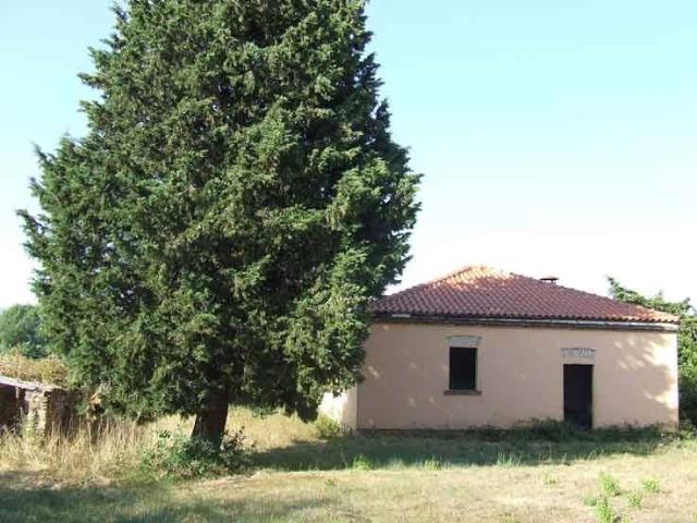 Locale Commerciale in vendita a Bivio Di Ravi, Toscana
