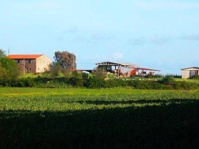 Locale Commerciale in vendita a Bivio Di Ravi, Toscana