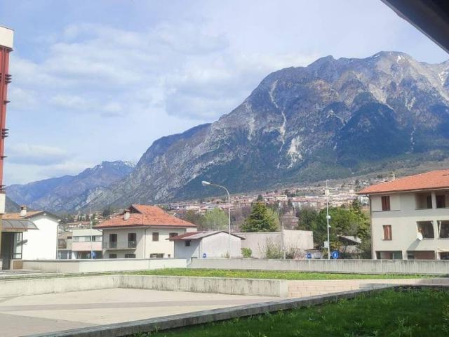 Locale Commerciale in vendita a Piovega / Plovie, Gemona del Friuli / Glemone