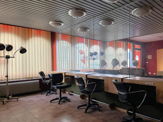 Locale Commerciale in vendita a Gemona Del Friuli, Friuli-Venezia Giulia