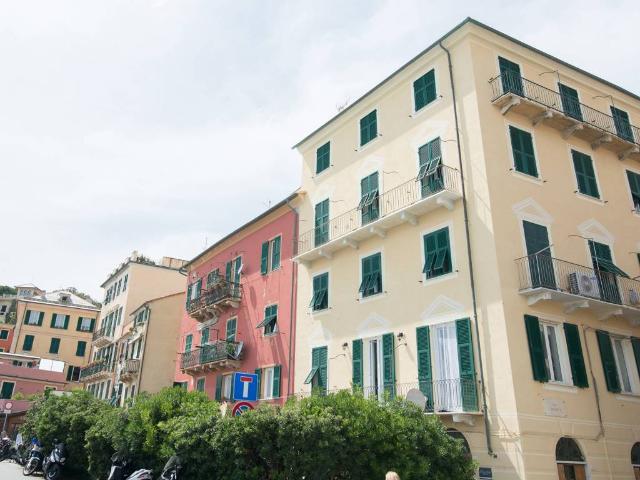 Locale Commerciale in vendita a Levante, Serra Riccò