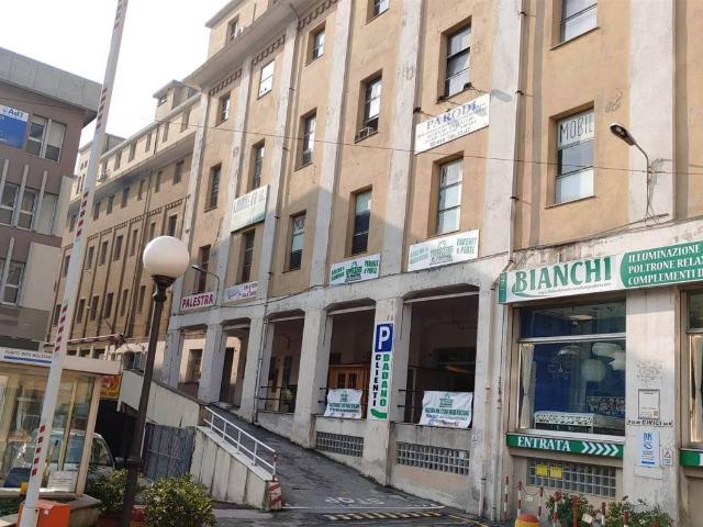 Locale Commerciale in vendita a Val Polcevera, Serra Riccò