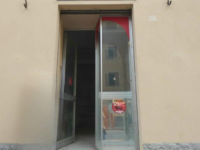 Locale Commerciale in vendita a Media Val Bisagno, Serra Riccò
