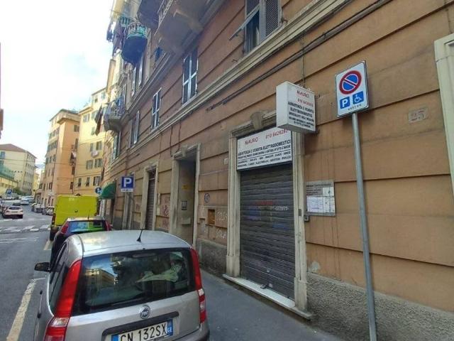 Locale Commerciale in vendita a Centro Ovest, Serra Riccò