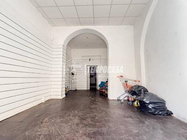 Locale Commerciale in vendita a Val Polcevera, Serra Riccò