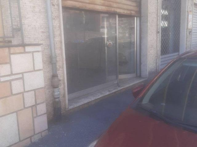 Locale Commerciale in vendita a Medio Levante, Serra Riccò