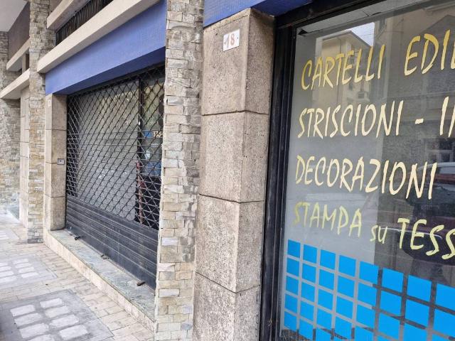 Locale Commerciale in vendita a Medio Ponente, Serra Riccò